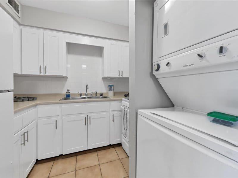Designed And Cozy 1Br With Parking Near Stores Apartamento Tampa Exterior foto